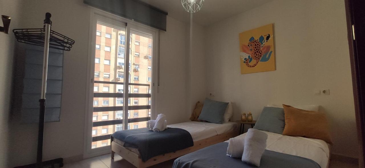 Huelin House Beach And Sun, Con Parking Y A 500 Metros De La Playa Apartment มาลากา ภายนอก รูปภาพ